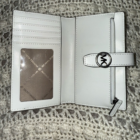 Michael Kors Monochrome Tote and Wallet Set - Picture 3 of 9